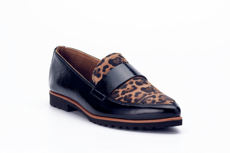 An image of Paul Green '2551' pointed loafer - leopard/black SALE