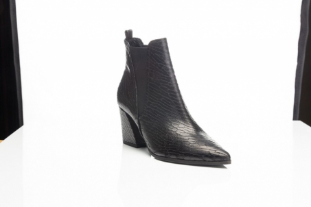 An image of K & S '74690' Amber textured boot - black SALE