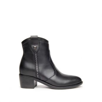 An image of Nero Giardini 'Guanto' - ankle boot - black SALE