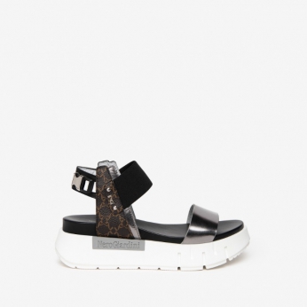 An image of Nero Giardini 'Specchio' chunky flat sandal - black SALE
