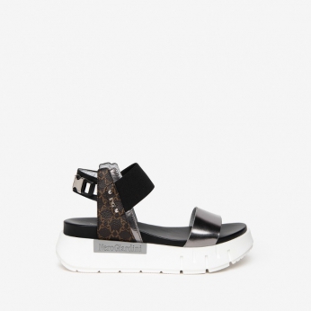 An image of Nero Giardini 'Specchio' chunky flat sandal - black 