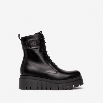 An image of Nero Giardini '309092D' chunky ankle boot - black -SALE