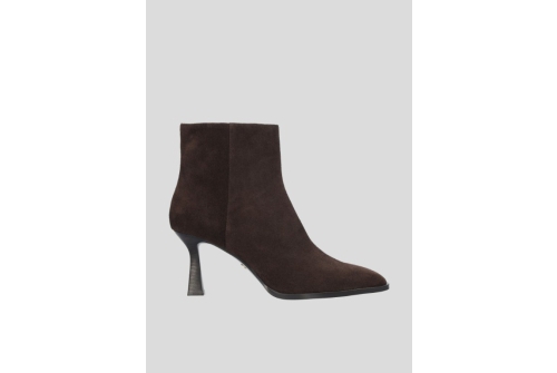 An image of Lola Cruz 'Solenne 75' ankle bootie - chocolate