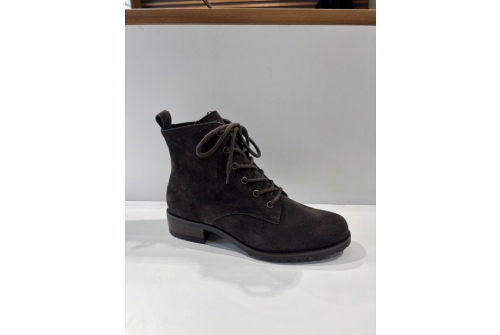An image of Paul Green '8280' suede lace up boot - chocolate