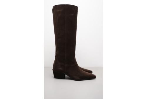 An image of K & S '556101' Nyla suede boot - chocolate