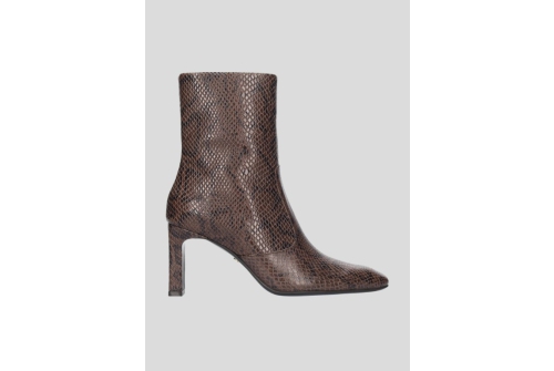 An image of Lola Cruz 'Luchia' ankle boot - brown/black