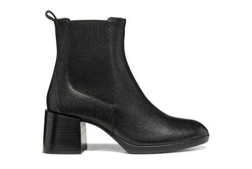 An image of Geox 'Walk Pleasure' ankle boot - black 